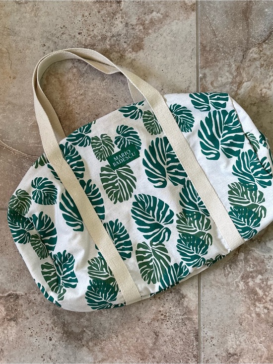 Mario Badescu Handbags - Mario Badescu Palm Print Canvas Duffel Tote Bag Gym Beach Weekend Travel Green